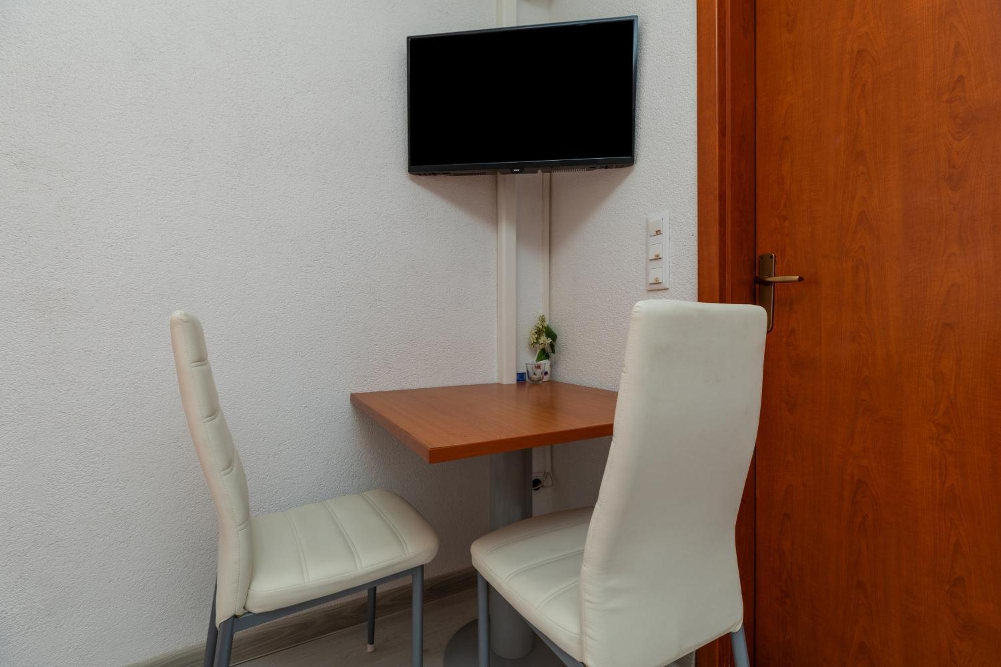 Apartments By The Sea Drasnice, Makarska - 6697 Стая снимка