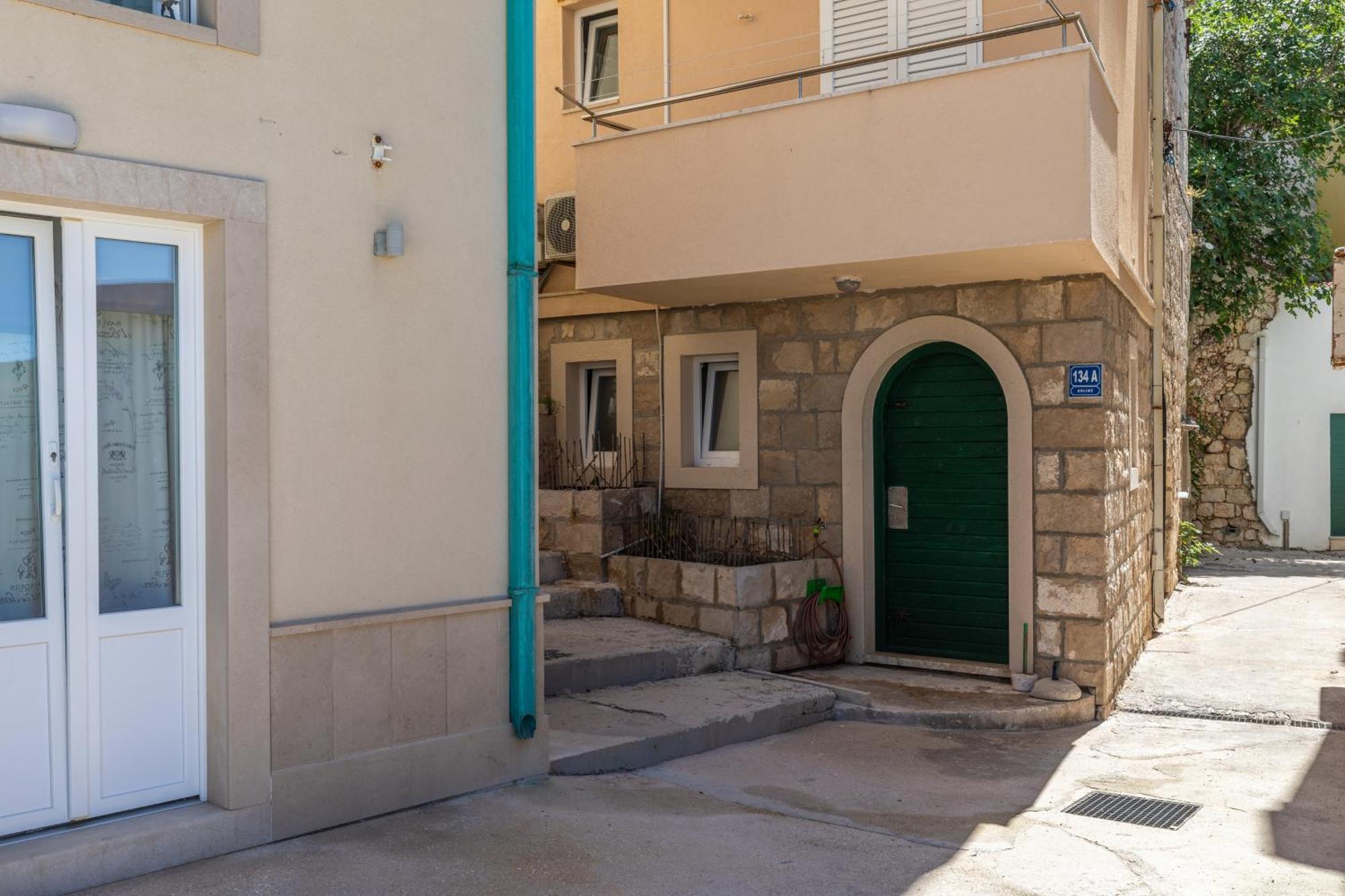 Apartments By The Sea Drasnice, Makarska - 6697 Екстериор снимка