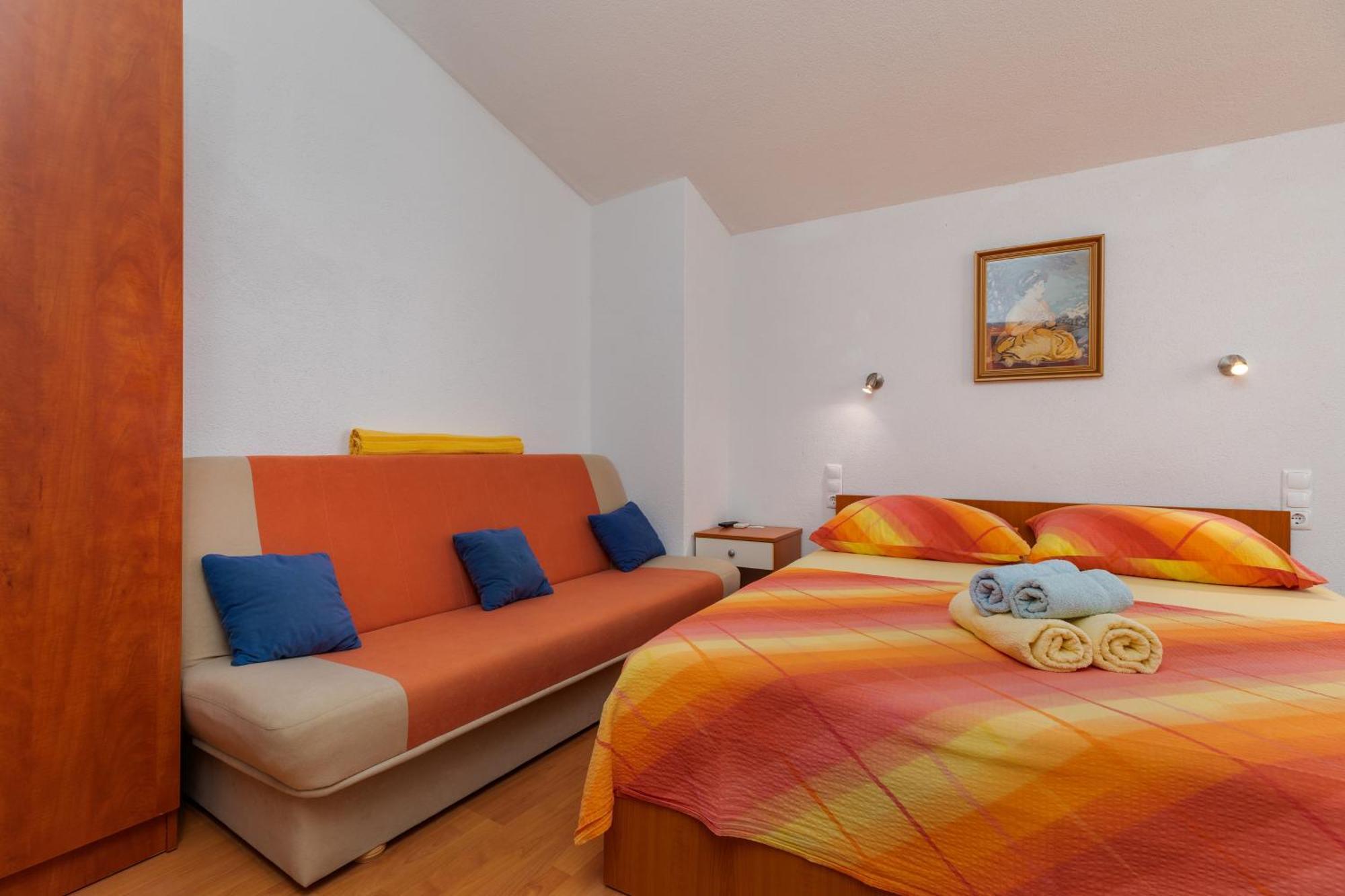Apartments By The Sea Drasnice, Makarska - 6697 Екстериор снимка