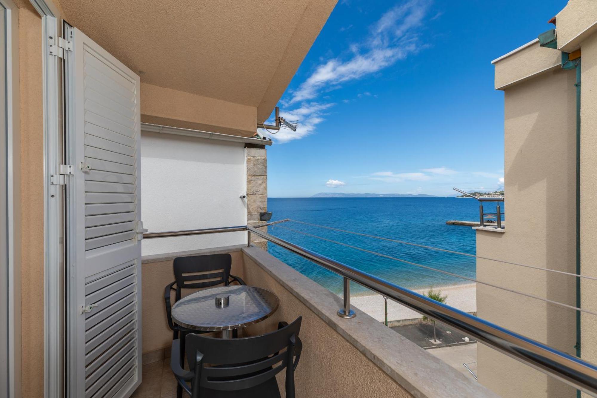Apartments By The Sea Drasnice, Makarska - 6697 Екстериор снимка